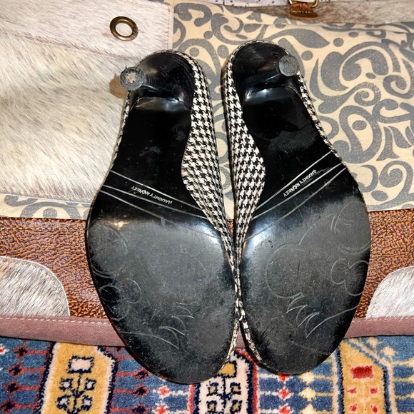 Naughty Monkey | Pump - Picture 5 of 6